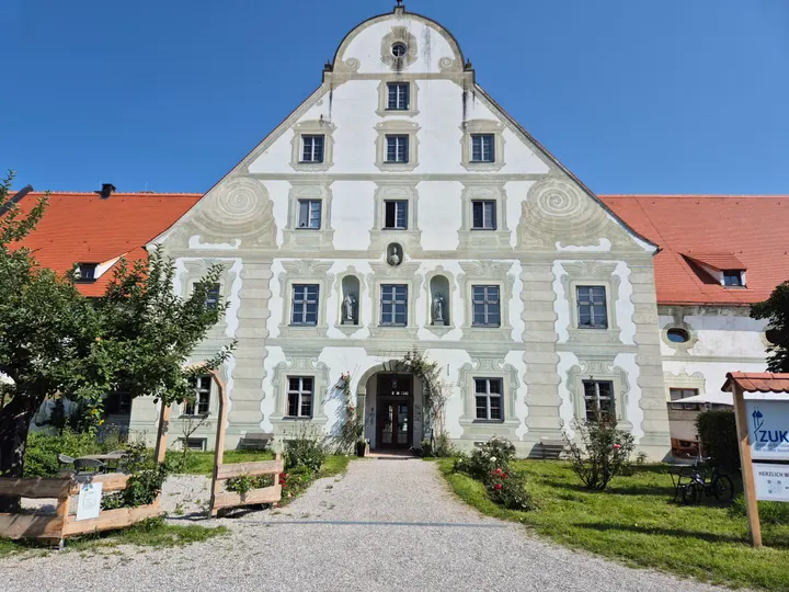 AYURVEDA YOGA & GANZHEITLICHE GESUNDHEIT — yoga-studio in Maxvorstadt, München — 2