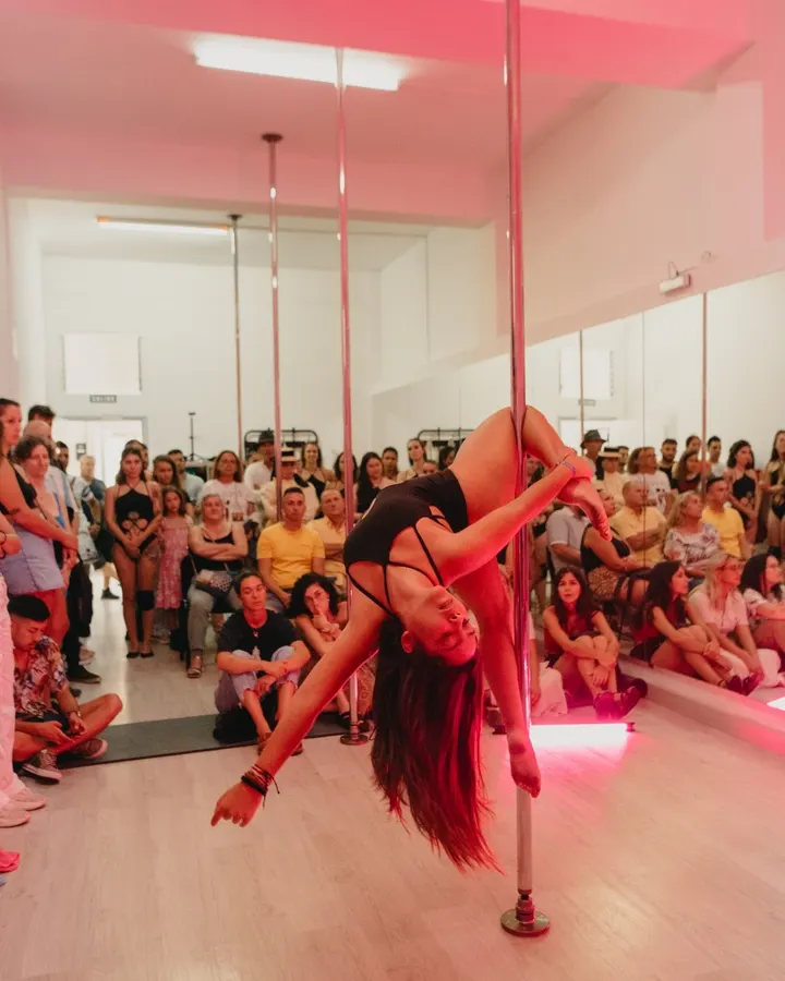 Pole 9 Dragones — Centro de Pole Dance, Pole Exotic, Pilates y Flexiblidad en La Laguna — pilates-studio en La Laguna — 4