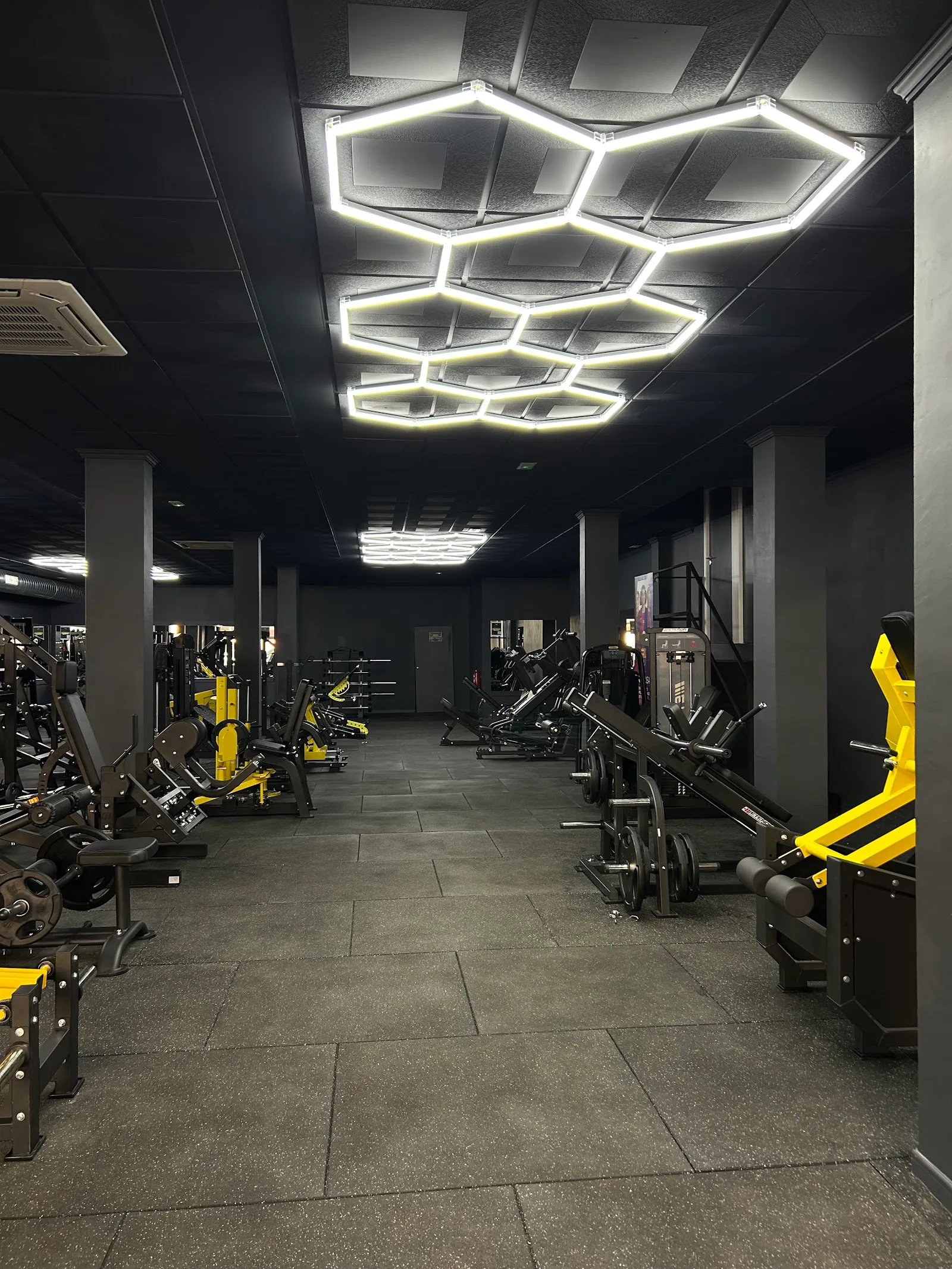 GYMNAS VELYUS — estudio de fitness-studio en Tortosa — 3