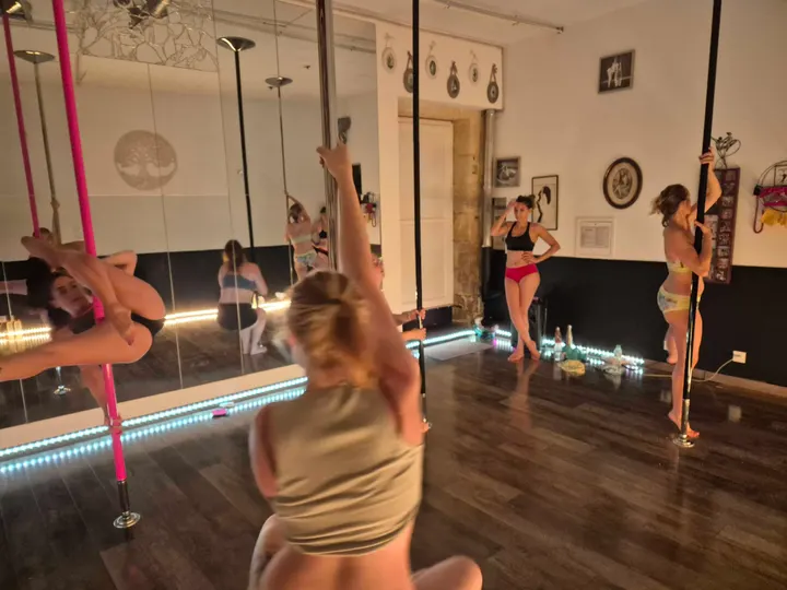 Lollypole Dance — pole fitness-studio à Haux — 3