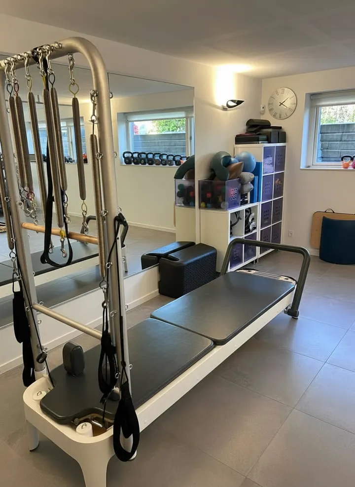 Pilates At Home v/Claire Louise Ratcliffe — pilates-studio i Sundbyøster, København — 2