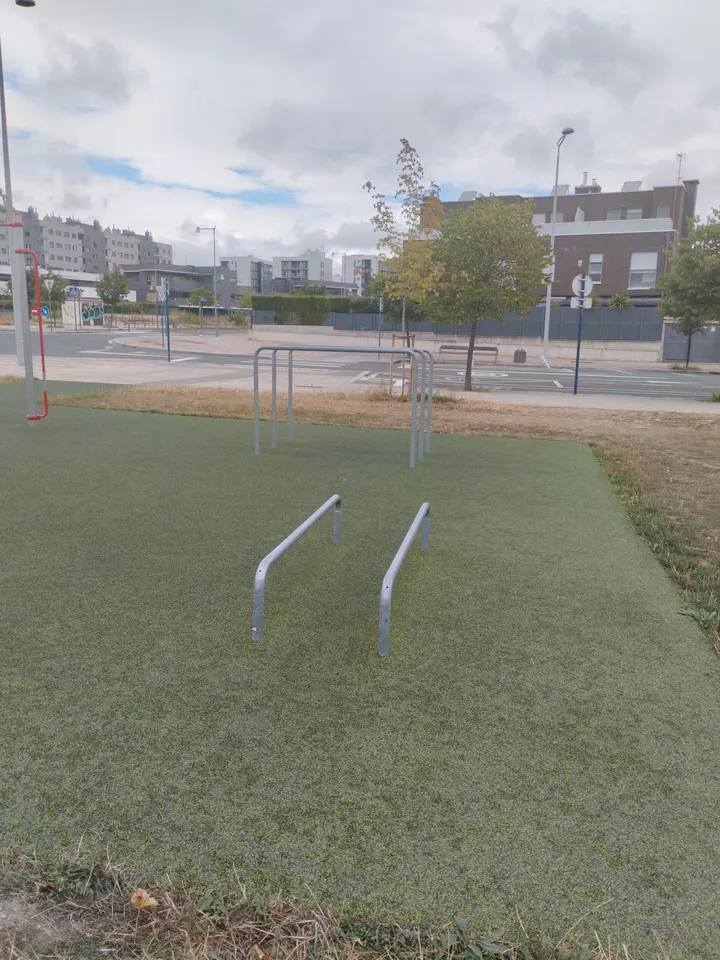 Parque Calistenia Zabalgana — Calisthenics en Zabalgana, Vitoria-Gasteiz