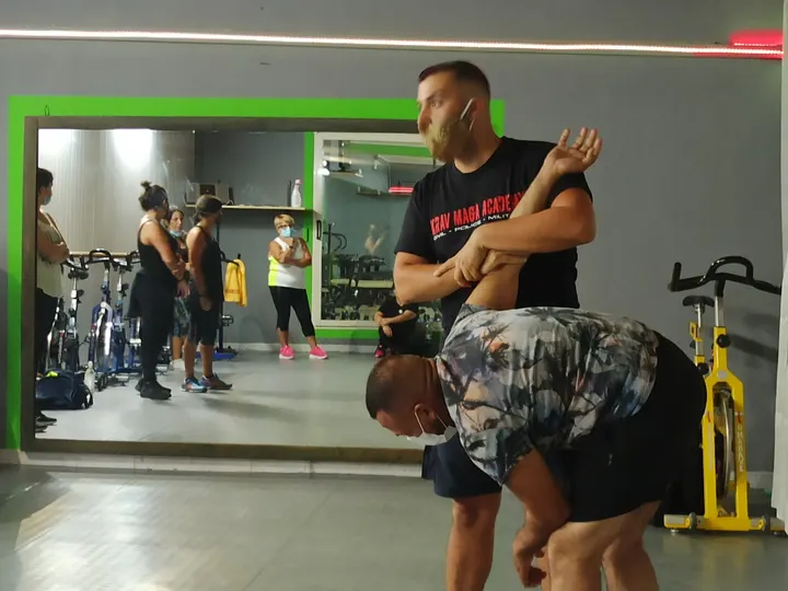 Asd R-Evolution Fitness — palestre-studio a Serramanna — 4