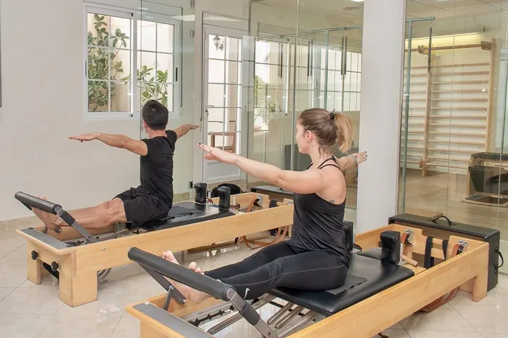 Karoon Pilates — pilates-studio i Exposició, Valencia