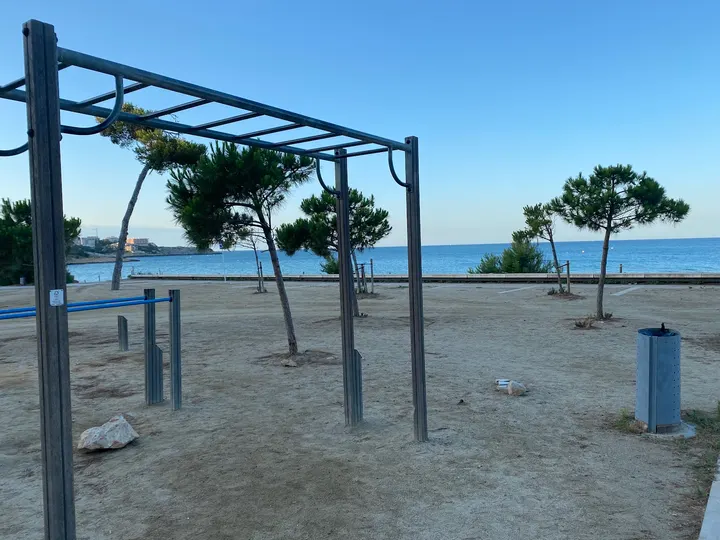 Parque de calistenia — Entrenamiento funcional en Cap de Salou, Tarragona