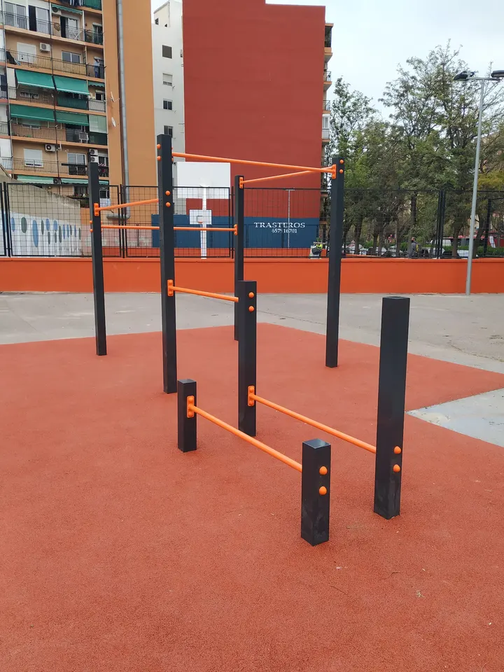 Parque de calistenia calle de Menorca — calisthenics-studio en Valencia — 3