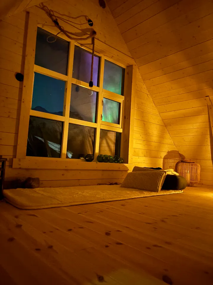 Yoga 70 Nord Nina Einevoll Strøm — yoga-studio i Skjervøy — 3