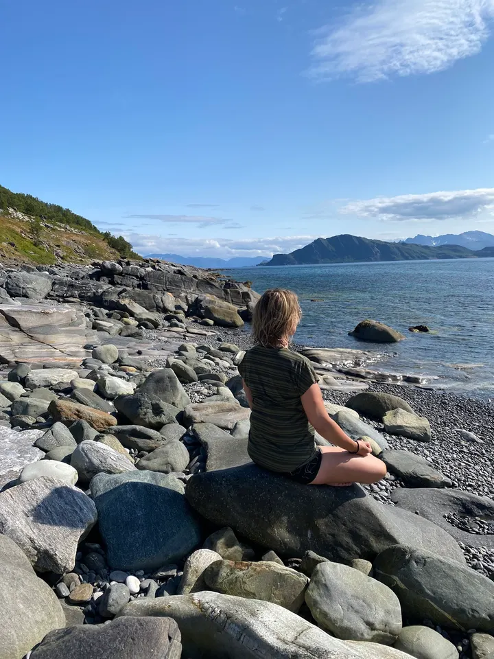 Yoga 70 Nord Nina Einevoll Strøm — yoga-studio i Skjervøy — 5