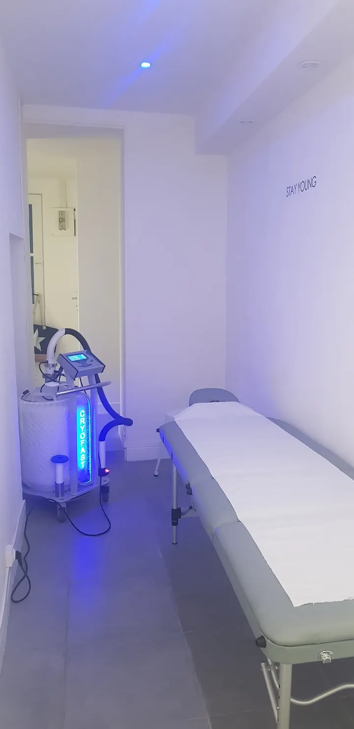 Cryofast Versailles — récupération-studio à Saint-Louis, Versailles — 2