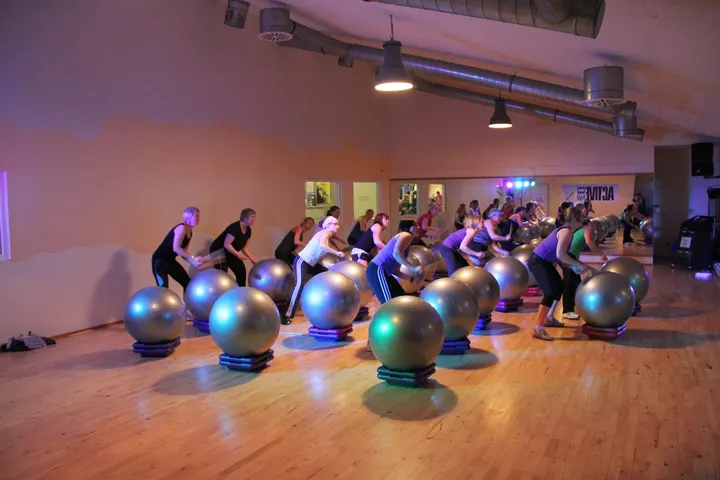 Fit World TS — Yoga in Gemarkung Au, Traunstein