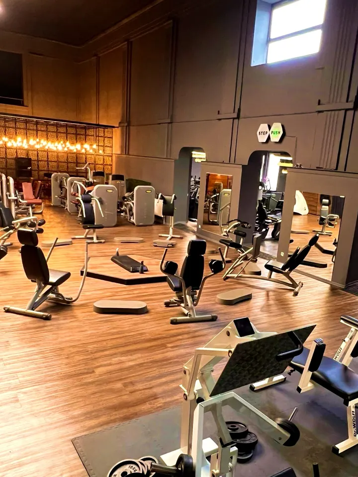 AYES Beyond Frauenfitness — fitnessstudio in Alt-Hamborn, Duisburg — 3