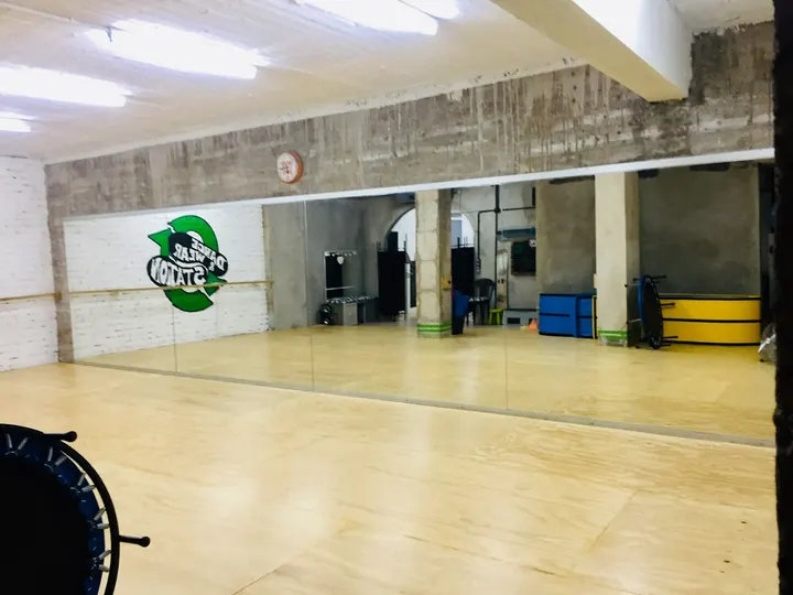 Dance & Wear Station — baile-studio en Marbella — 3