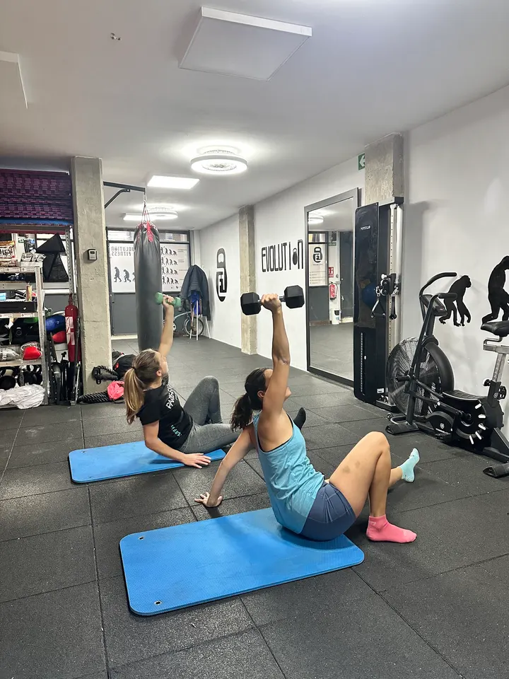 Happy Shiny Fitness Jor Leyria — entrenamiento personal-studio en Sants-Montjuïc, Barcelona — 2