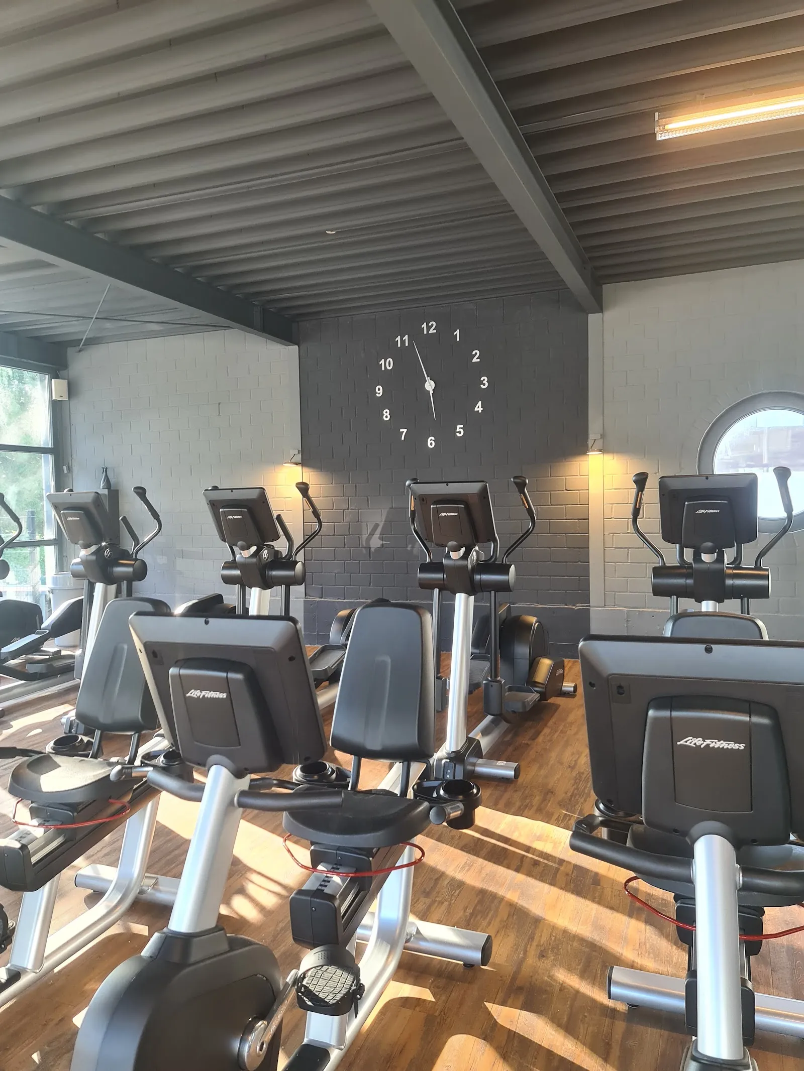 Sport-Park Vohwinkel GmbH & Co. KG Fitness Aerobic Badminton Squash Sauna Upsalla Kinderwelt — fitnessstudio in Gemarkung Vohwinkel, Wuppertal — 3