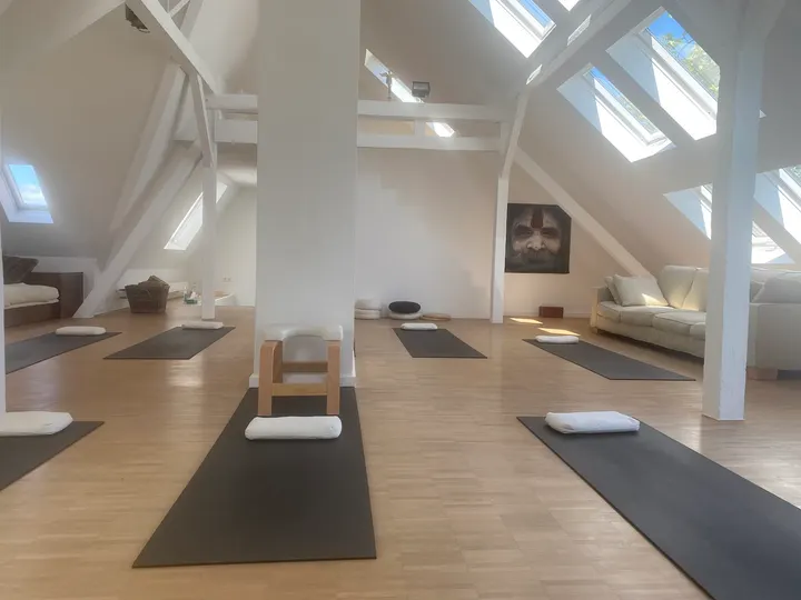 LIVINGYOGA DÜSSELDORF Yogaschule Brigitte Wollenhaupt — yoga-studio in Flingern Nord, Düsseldorf — 2