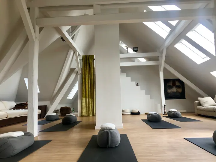 LIVINGYOGA DÜSSELDORF Yogaschule Brigitte Wollenhaupt — yoga-studio in Düsseldorf — 4
