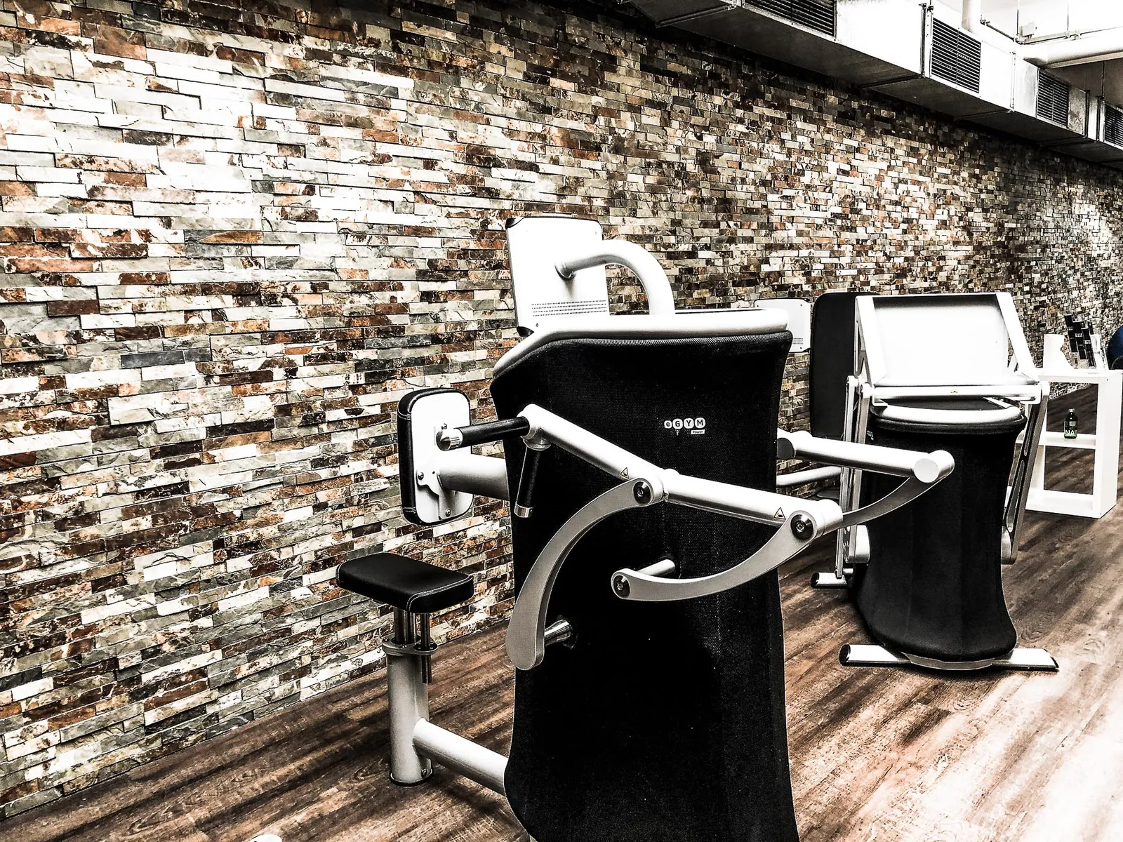 PURE Fitnessclub Besigheim — träningsstudio i Stuttgart — 2