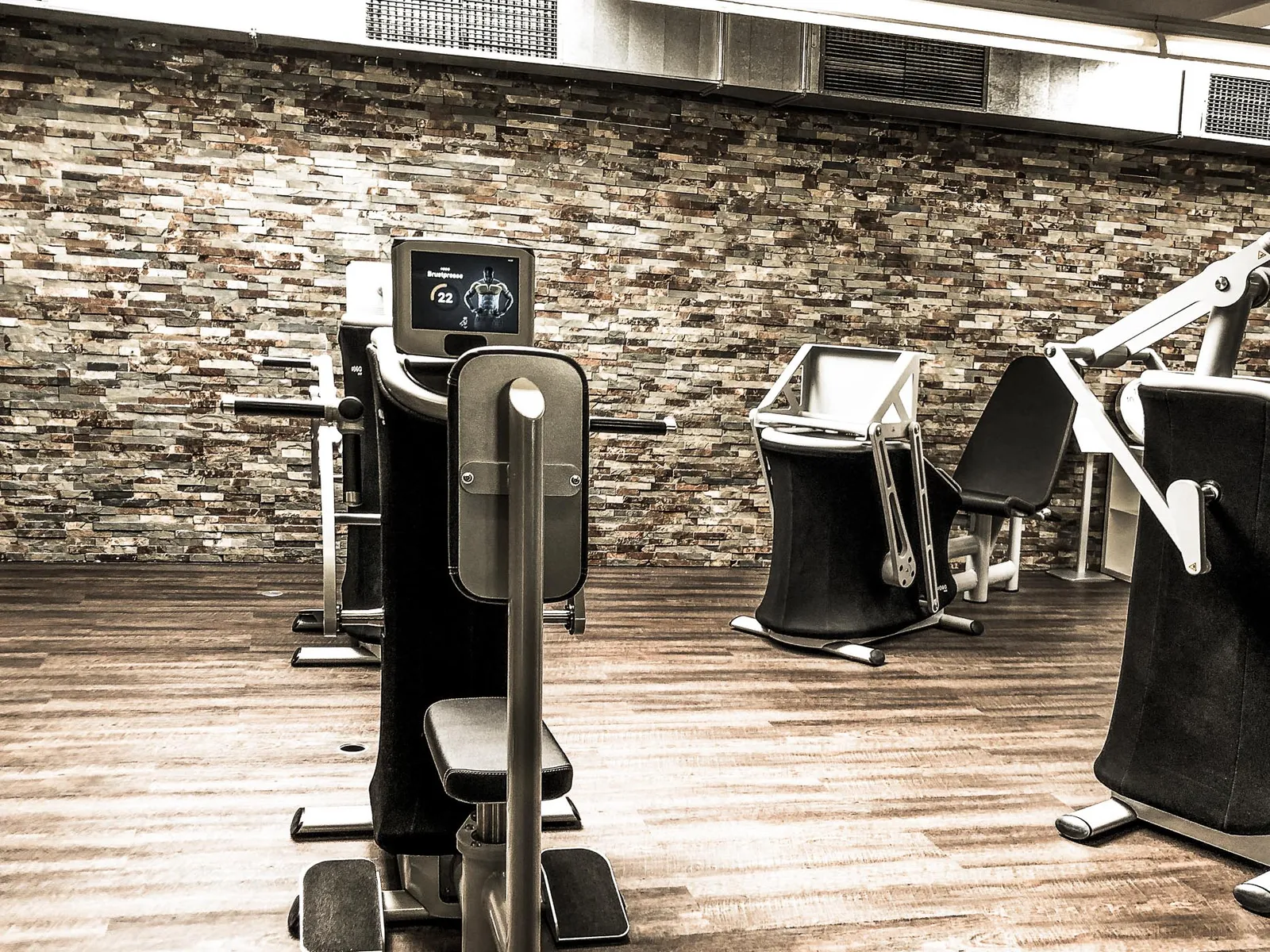 PURE Fitnessclub Besigheim — träningsstudio i Stuttgart — 6