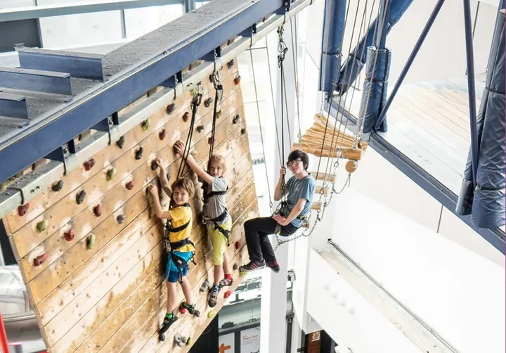 Climbzone — climbing-studio in Renfrew — 6