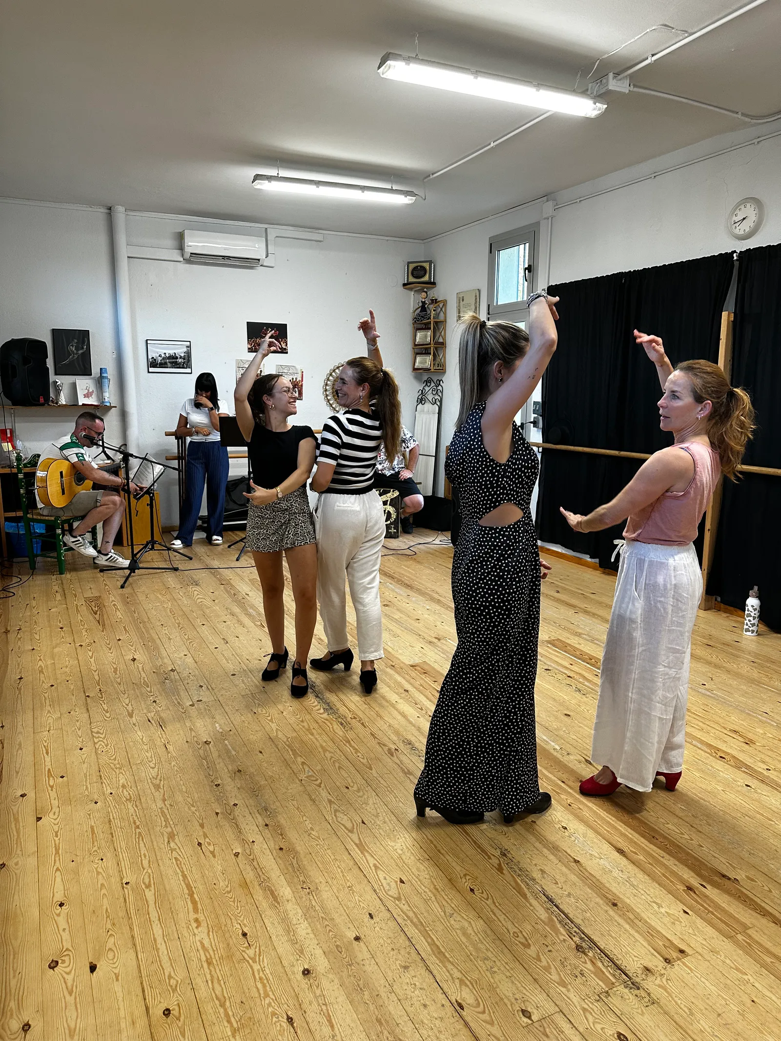Escuela de Danza y Flamenco JRA — baile-studio en Abrera — 3