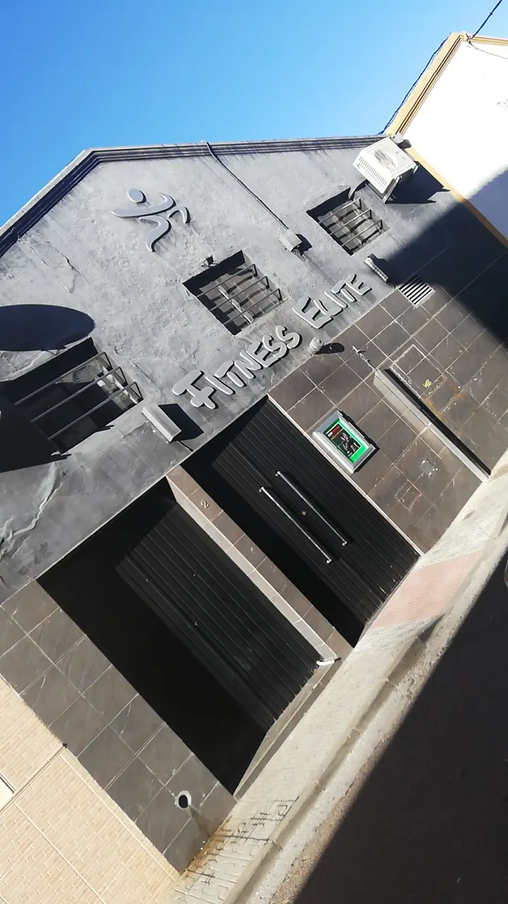 GIMNASIO FITNESS ÉLITE — Estudio de fitness en Almendralejo