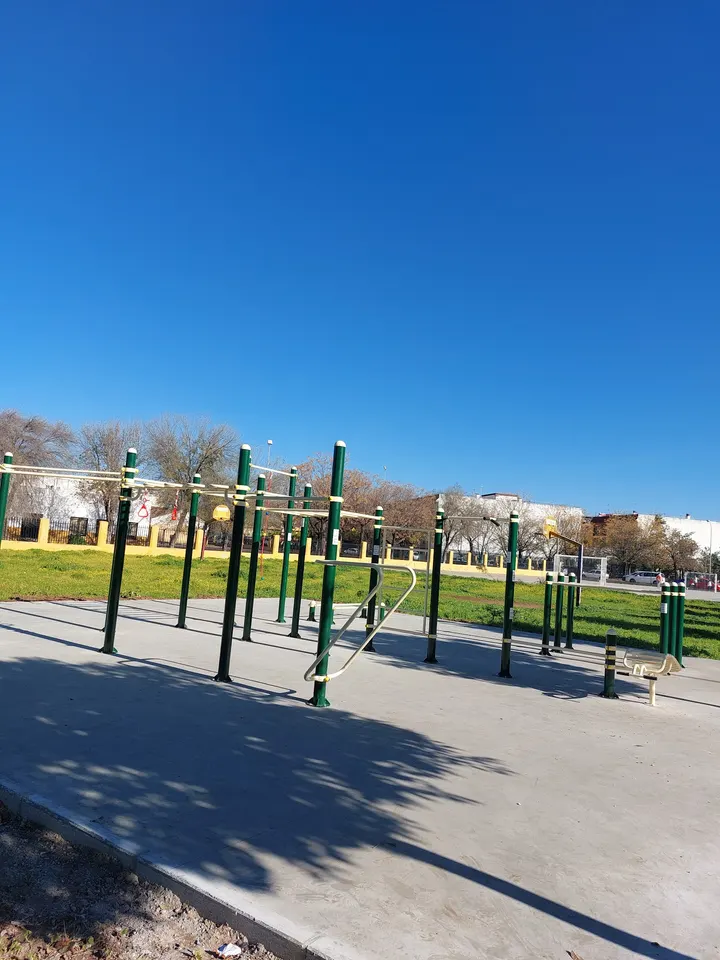 Parque de calistenia arroyo del moro — calisthenics-studio en Distrito Noroeste, Córdoba — 2