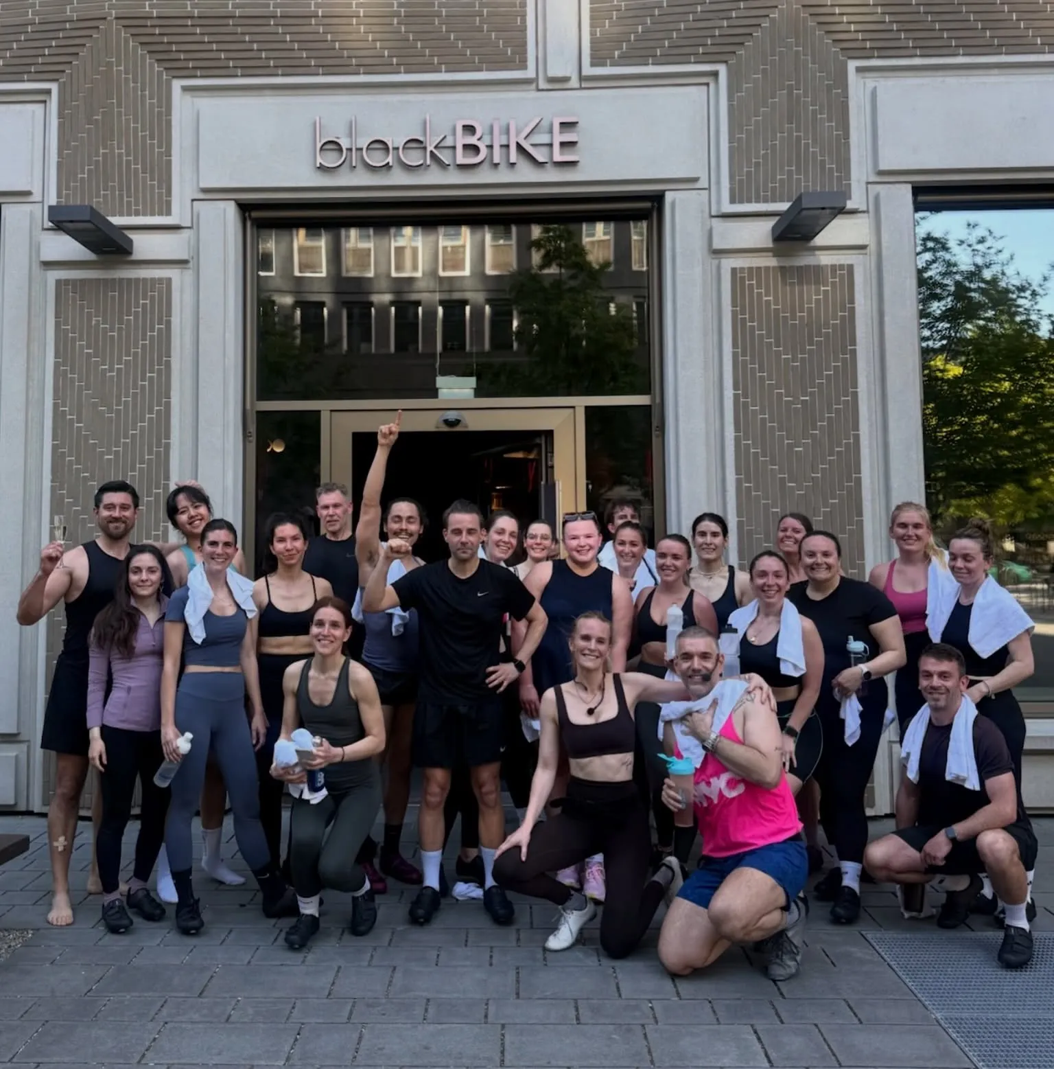 blackBIKE SCHWABING — cykling-studio i München — 4