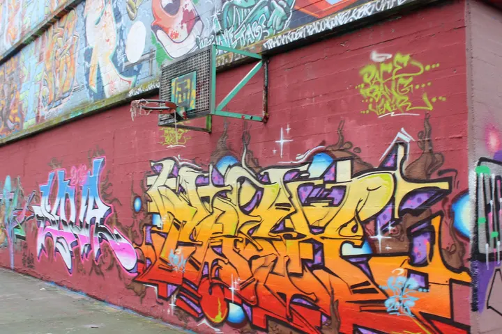 Kilimanschanzo – Bunker im Flora-Park mit Kletterwand — klettern-studio in Sternschanze, Hamburg — 3