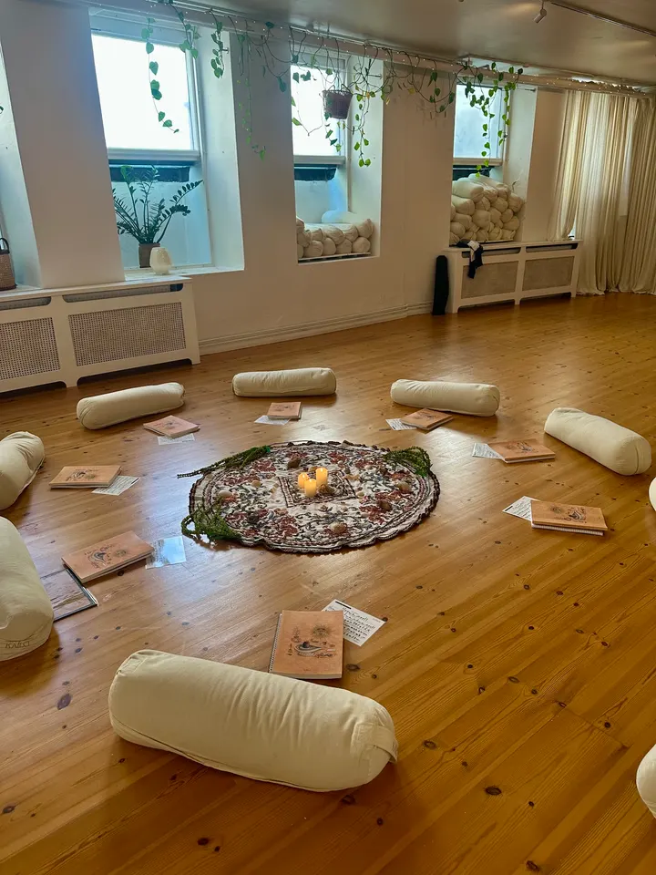 YogaTreat v/Christina Louise Poivey — yoga-studio i Sundbyvester, København S — 2