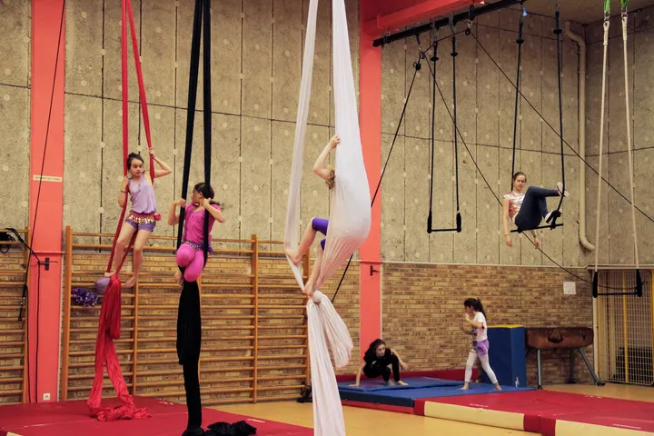 Cirque Nomade Des — Danse à Centre Ville, Boulogne-Billancourt