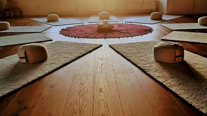 Susann Humeny Tanztherapie — yoga-studio in Wasser, Overath — 3