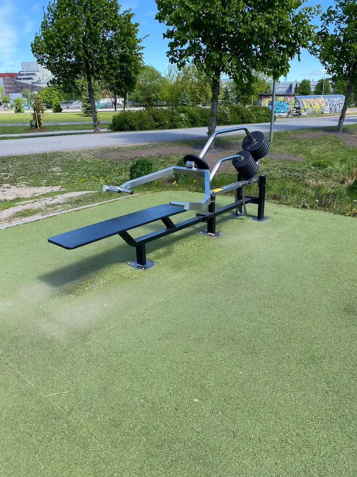 Ulkokuntoilulaitteet, Street Workout -treenipaikka — fitnessstudio – Turku — 3