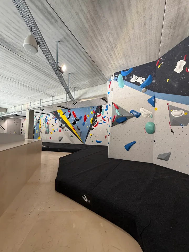 Boulder Factory — escalade-studio au Plessis-Pâté — 3