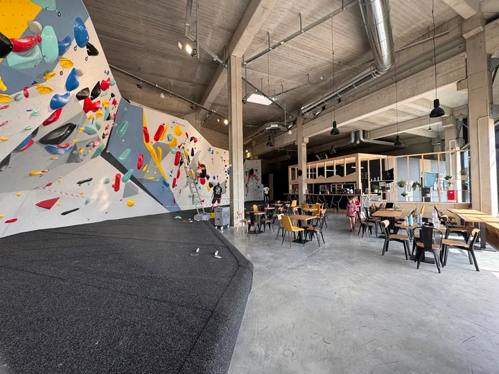 Boulder Factory — escalade-studio au Plessis-Pâté — 4
