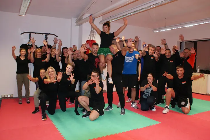 DEFENCE4YOU Selbstverteidigung — kampfsport-studio in Solingen — 3