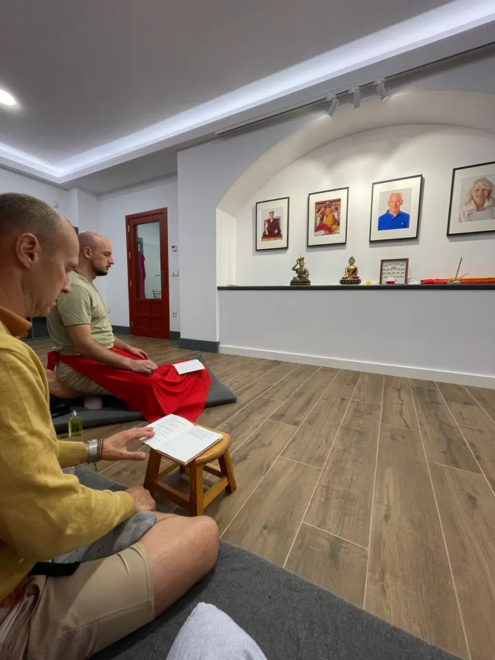 Centro Budista Camino del Diamante - Linaje Karma Kagyu — Meditación en Cervantes, Granada