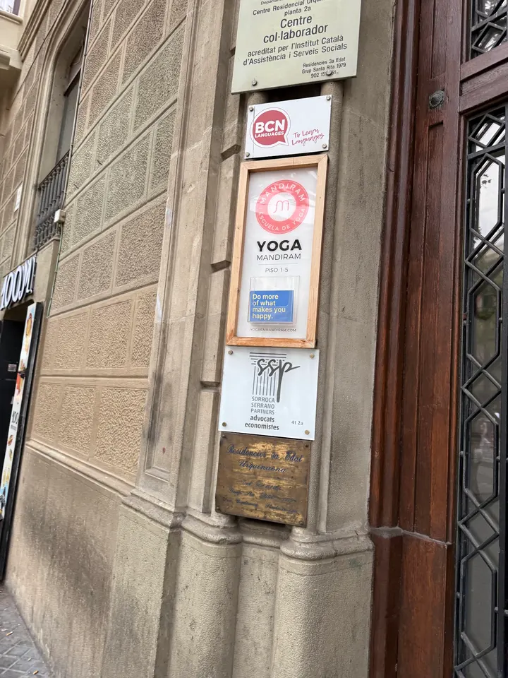 Yoga Gracia - Mandiram Yoga — yoga-studio en Gràcia, Barcelona — 2