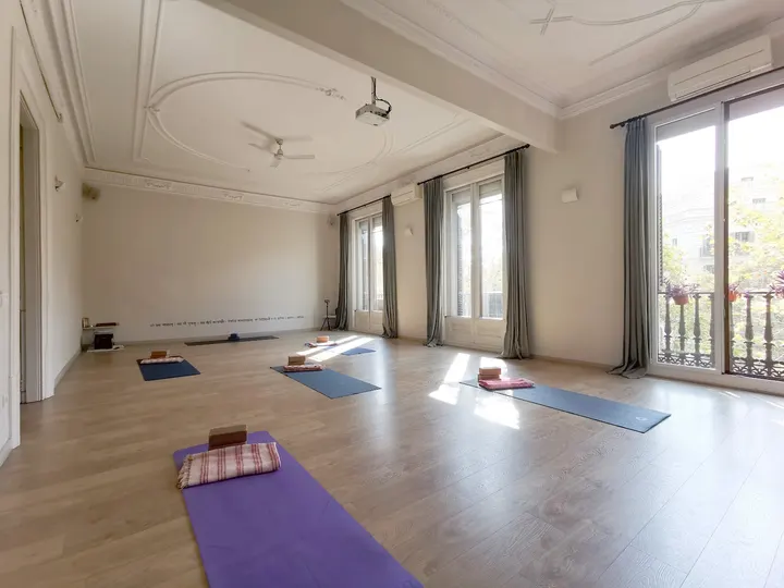 Yoga Gracia - Mandiram Yoga — Yoga en Gràcia, Barcelona
