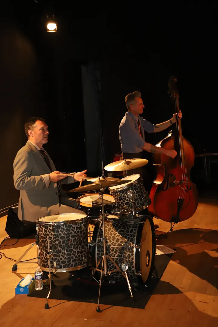 AU TOURS DU ROCK — danse-studio à Bergeonnerie, Tours — 2