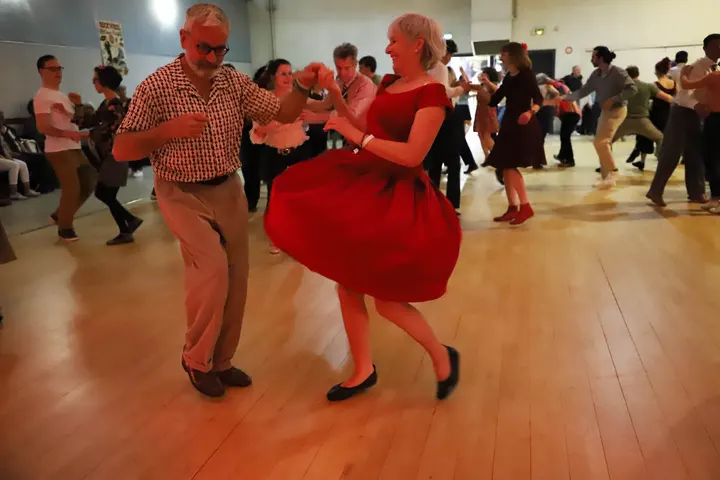 AU TOURS DU ROCK — danse-studio à Tours — 5