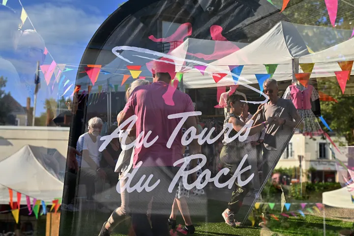 AU TOURS DU ROCK — Danse à Bergeonnerie, Tours