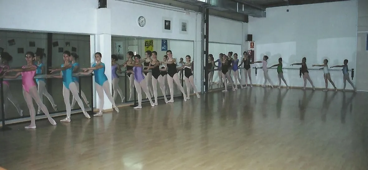 L'estudi Escola De Dansa — dans-studio i Sant Boi de Llobregat — bild 5