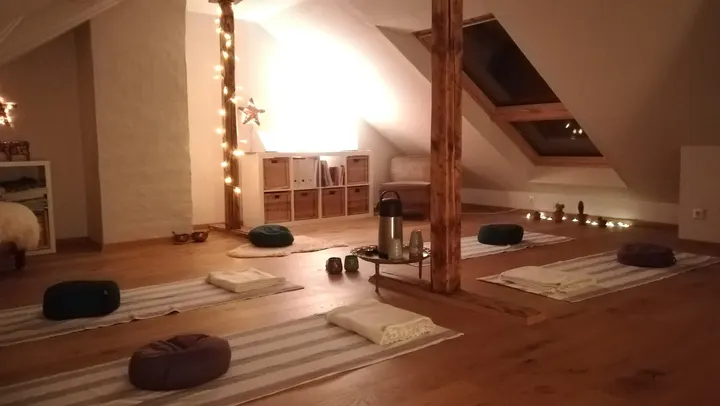 Kundalini Yoga Frankfurt Ostend — Yoga in Ostend, Frankfurt am Main
