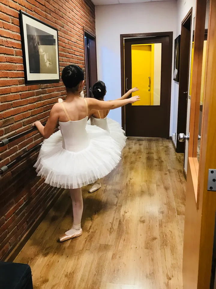 Espai Fisic — Baile en Sant Joan Despí