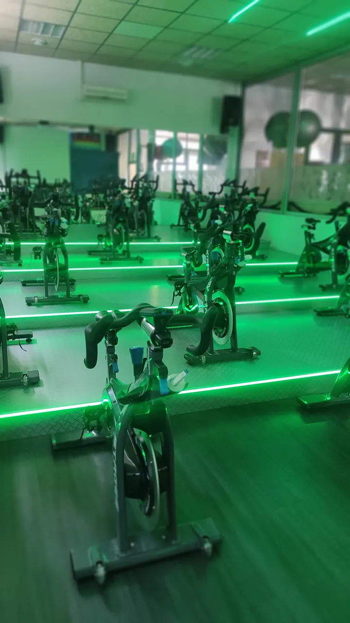 NEXT CYCLO BOX — ciclismo-studio en Sabiñánigo Alto, Sabiñánigo — 2