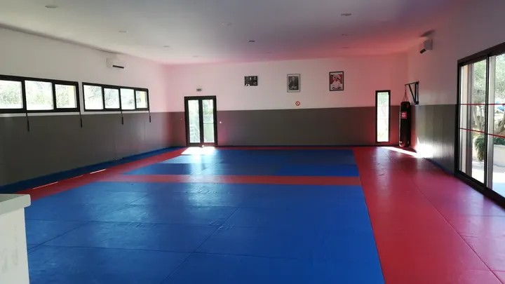 JJB Toulon | Jiu Jitsu Brésilien | Team BTR — jjb-studio au Revest-les-Eaux — 4
