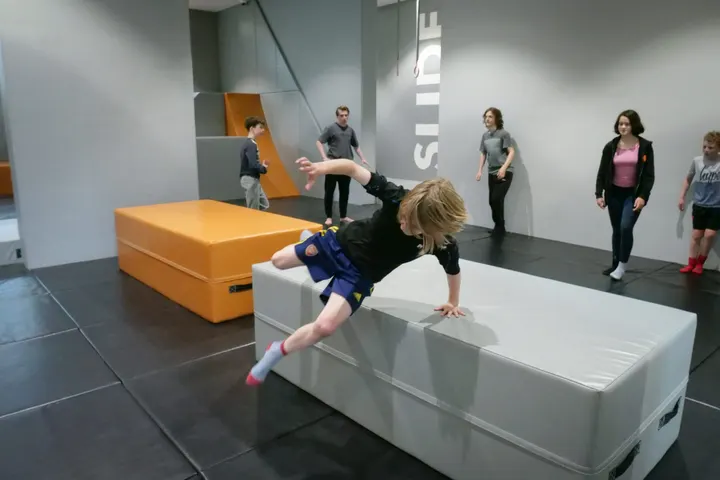 Parkour Generations - Vauxhall Tube Station — functional training-studio in Vauxhall, London — 3