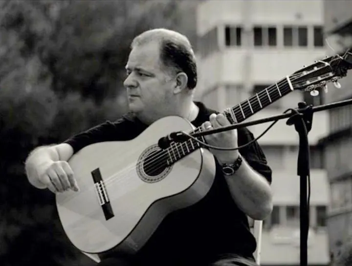 Escuela de Guitarra y Cante Flamenco Joaquin Herrera — Baile en Nou Barris, Barcelona