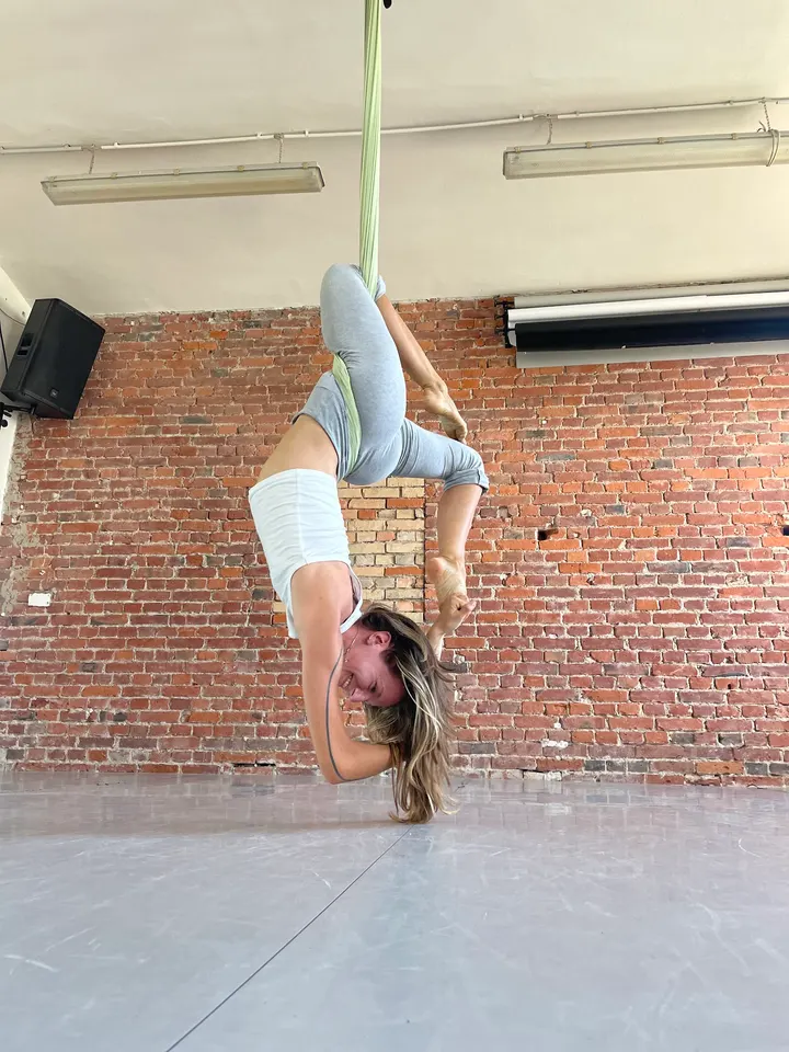 aerial apase Luftakrobatik — yoga-studio in Dresden — 3