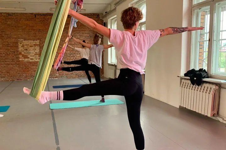 aerial apase Luftakrobatik — yoga-studio in Dresden — 4